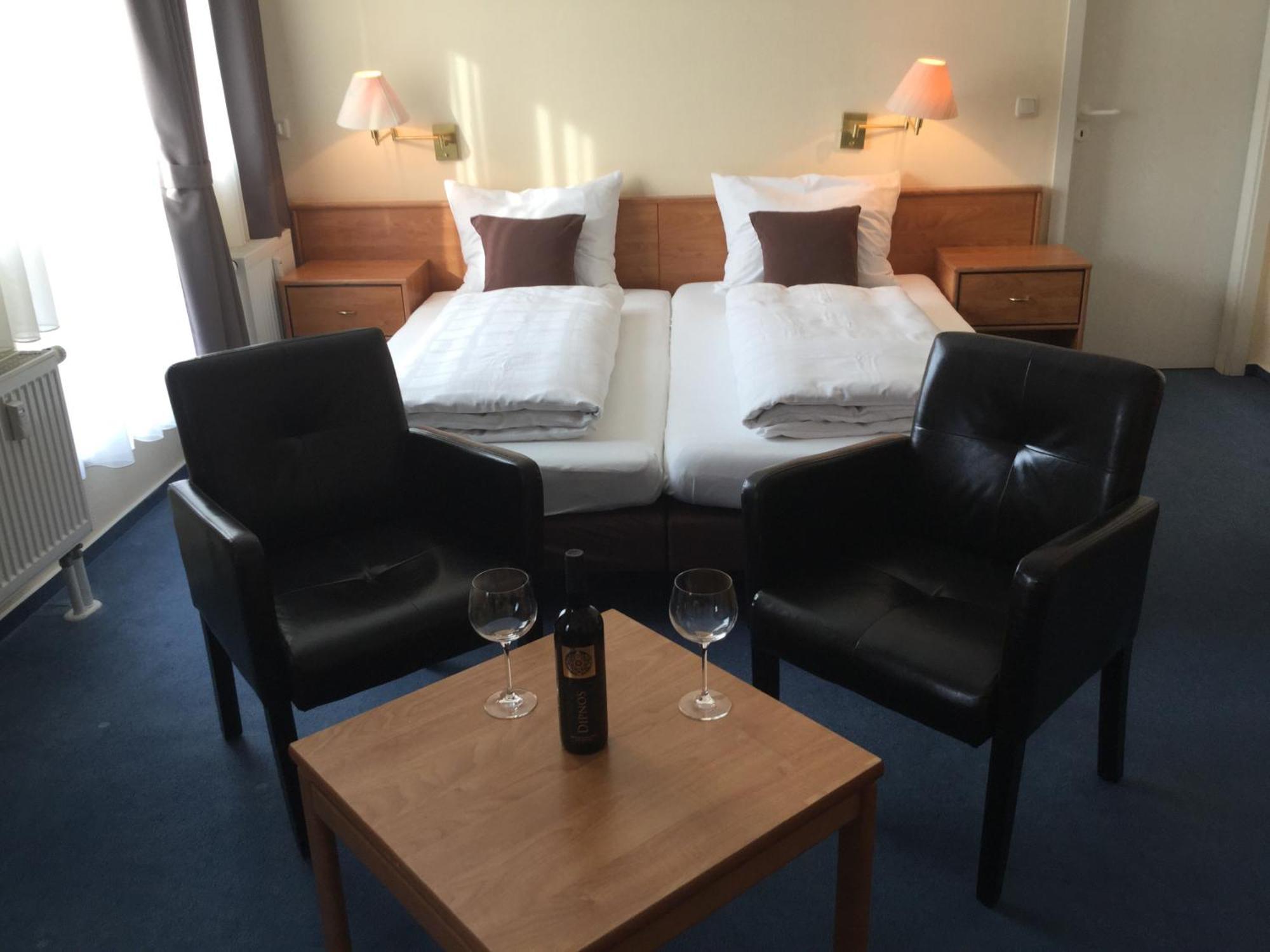 Sunibel Inn Reinheim Buitenkant foto
