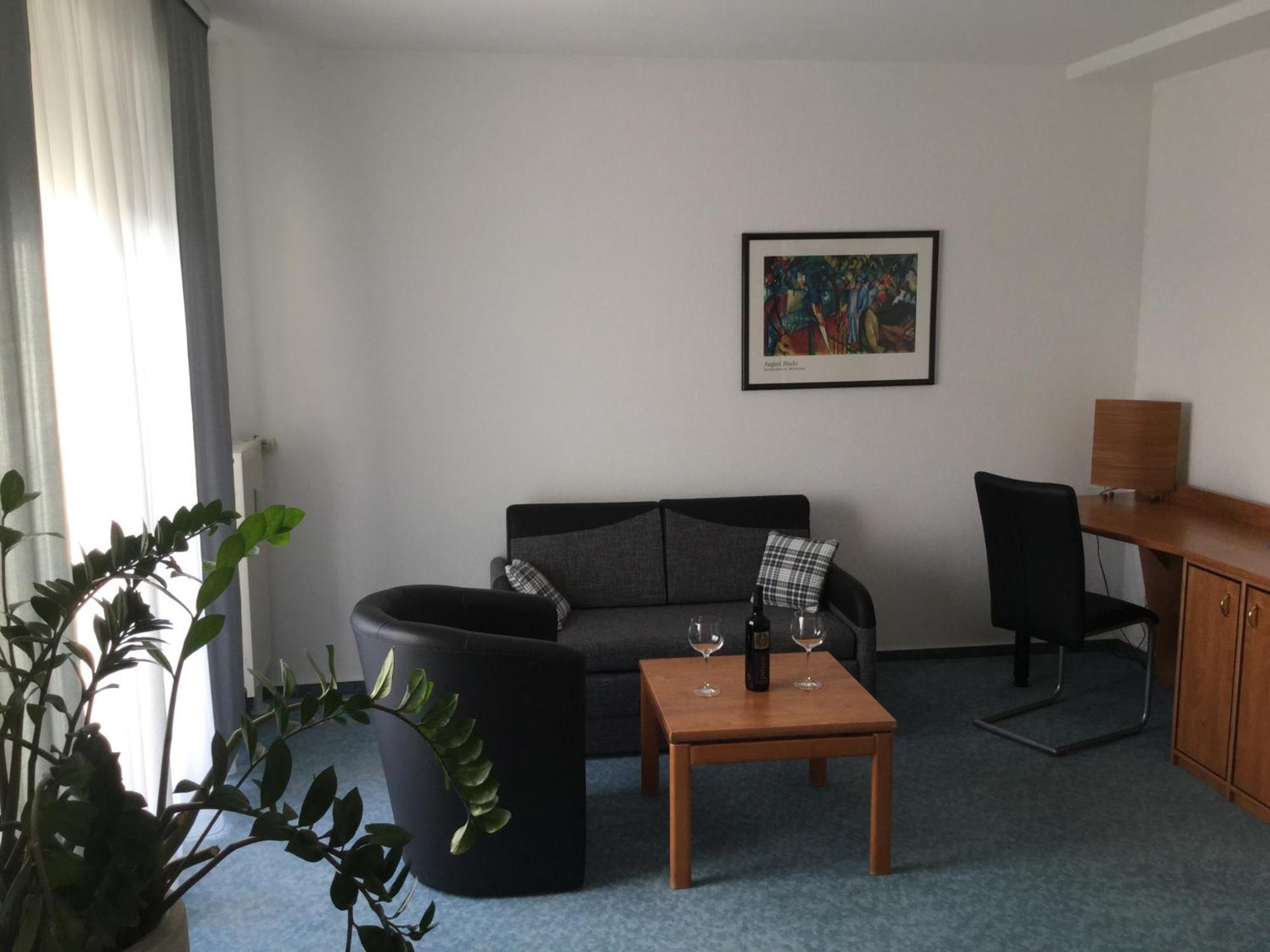 Sunibel Inn Reinheim Buitenkant foto