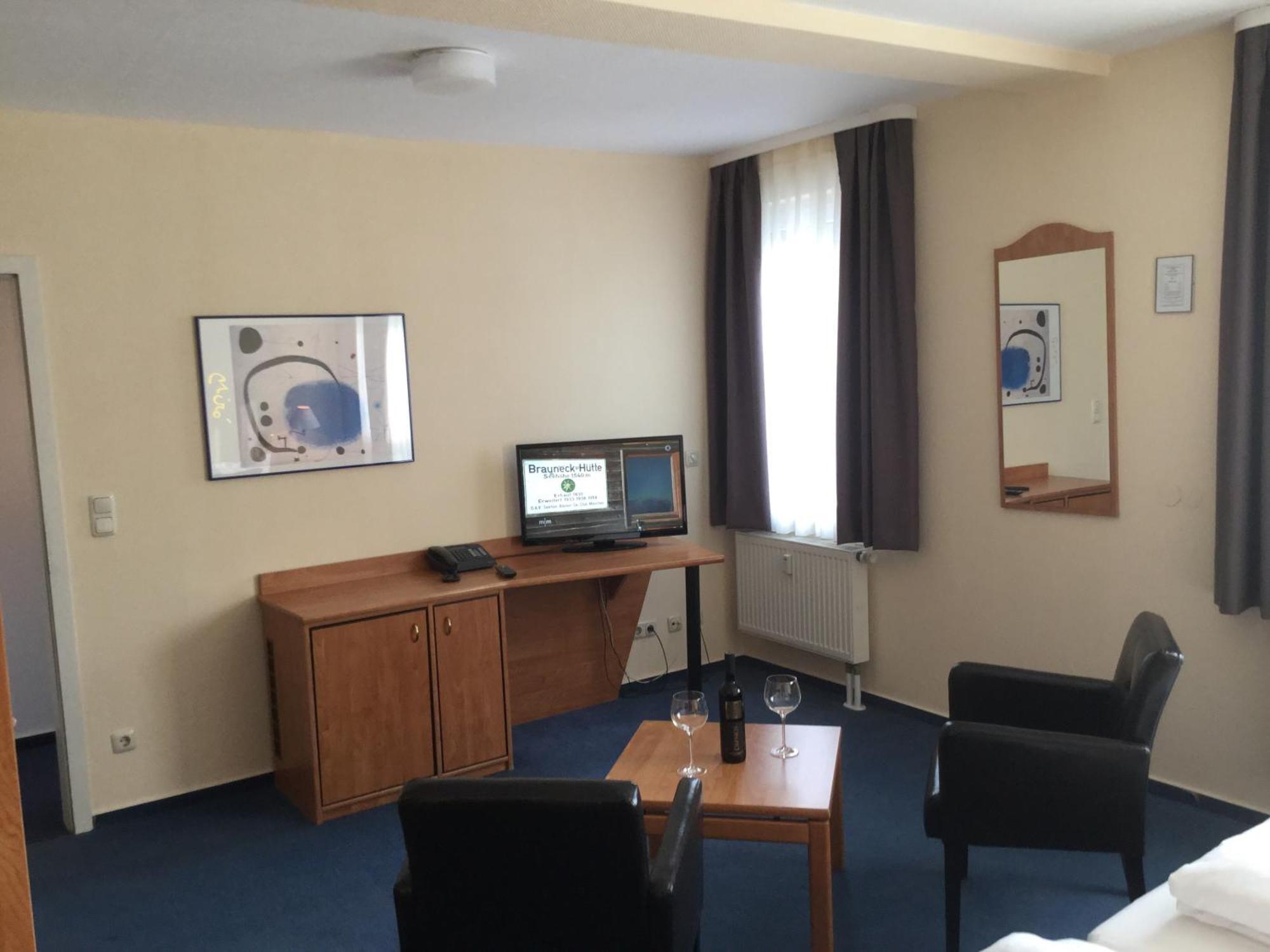 Sunibel Inn Reinheim Buitenkant foto
